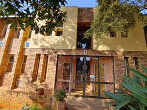99 m² Commercial space in Fairland