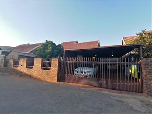 3 Bed Townhouse in Suiderberg