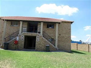 2 Bedroom Townhouse in Ravensklip