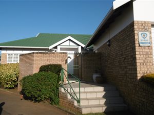 3 Bed Apartment in Waterfall