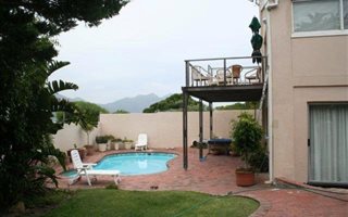 4 Bedroom House in Hout Bay and surrounds