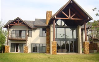 4 Bedroom House in Cotswold Downs Estate