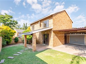 4 Bed Townhouse in Sundowner