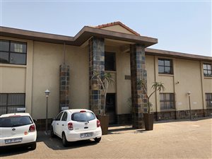1078 m² Commercial space in Highveld