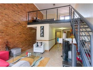 Loft in Halfway Gardens