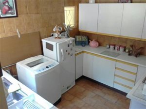 2 Bed Duplex in Lombardy East