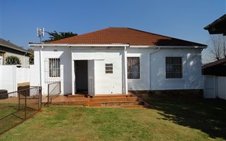 3 Bedroom House in Kensington