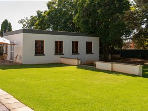 2549 m² Commercial space in Saxonwold