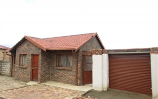 2 Bedroom House in Lotus Gardens