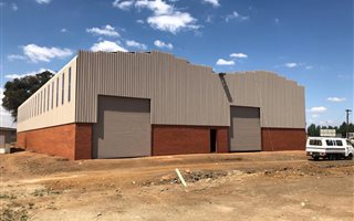 1400 m² Industrial space in Dalpark