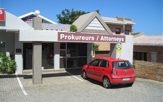 140 m² Office Space in Jeffreys Bay