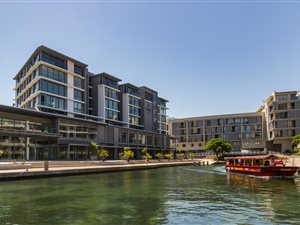1 Bed Apartment in Foreshore
