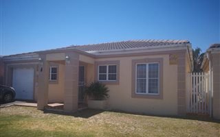 2 Bedroom House in Sunningdale