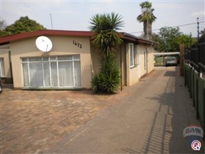 12 Bed House in East Lynne