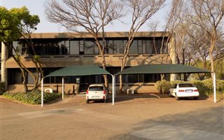 787 m² Office Space in Isando