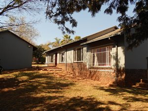 4 Bed House in Rietvalleipark