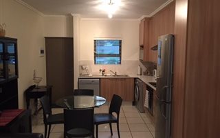 2 Bedroom Flat in Bryanston West