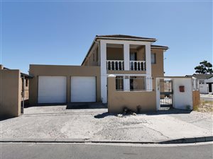 5 Bed House in Brentwood Park
