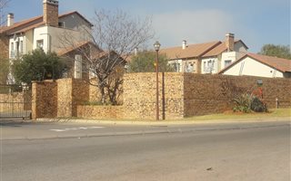 1 Bedroom Apartment in Carlswald Estate