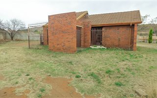 2 Bedroom House in Amajuba Park
