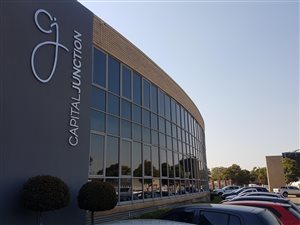 355 m² Commercial space in Hatfield