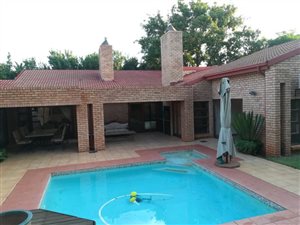 4 Bedroom House in Eldoraigne