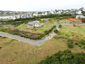 425 m² Land available in Stilbaai