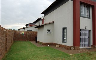 2 Bedroom Townhouse in Tijger Valley and surrounds