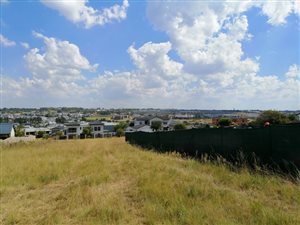 1300 m² Land available in Waterfall Country Estate