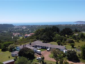 4.3 ha Smallholding in Whale Rock