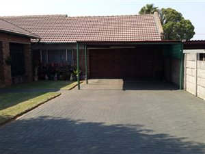 4 Bed House in Tasbet Park
