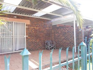 2 Bed Apartment in Hennopspark