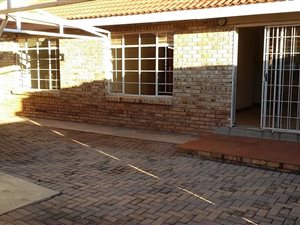 2 Bed Townhouse in La Hoff
