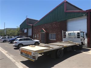 750 m² Industrial space in Triangle Farm