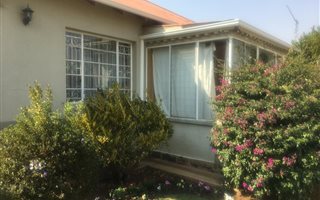 4 Bedroom House in Kensington