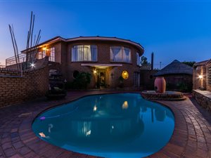 6 Bed House in Culemborg Park