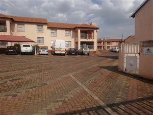 2 Bed Apartment in Rensburg