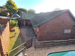 4 Bed House in Kingsview