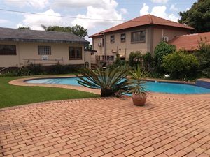 6 Bed House in Alberante