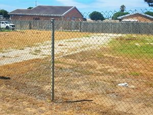 468 m² Land available in Stilbaai