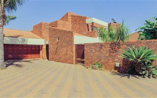 3 Bedroom House in Meyersdal