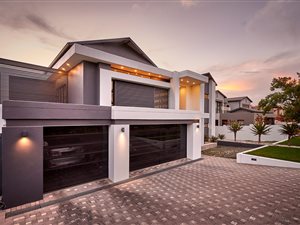 6 Bed House in Waterfall Country Estate