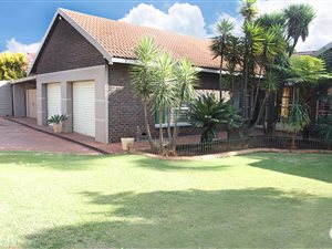 3 Bed House in Edelweiss