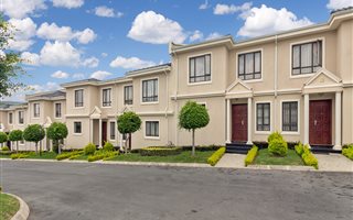 3 Bedroom Apartment in Carlswald North Estate