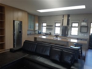 Bachelor apartment in Edenglen