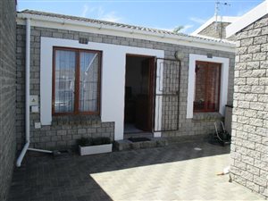 2 Bed House in Strand North