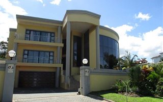 6 Bedroom House in Stanger Manor