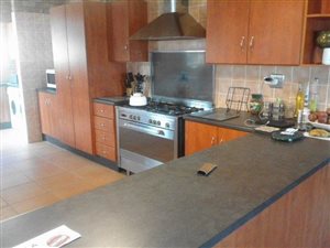 7 Bed House in Seaview