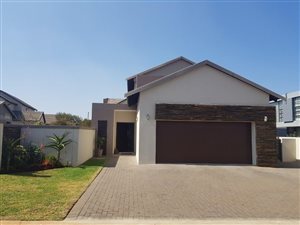 3 Bed House in Midstream Ridge Estate