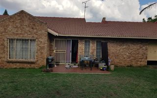 3 Bedroom House in Van Riebeeck Park